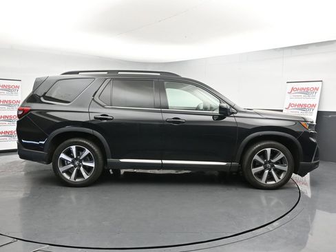 Used 2023 Honda Pilot Elite image 9