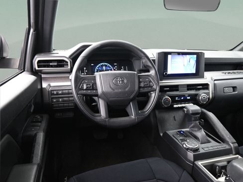 Certified 2024 Toyota Tacoma SR5 AWD/4WD image 34
