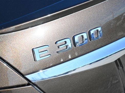 Used 2018 Mercedes-Benz E 300 E 300 image 21
