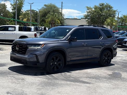 Certified 2025 Honda Pilot Black Edition image 12