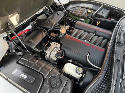 Used 2000 Chevrolet Corvette Coupe image 21