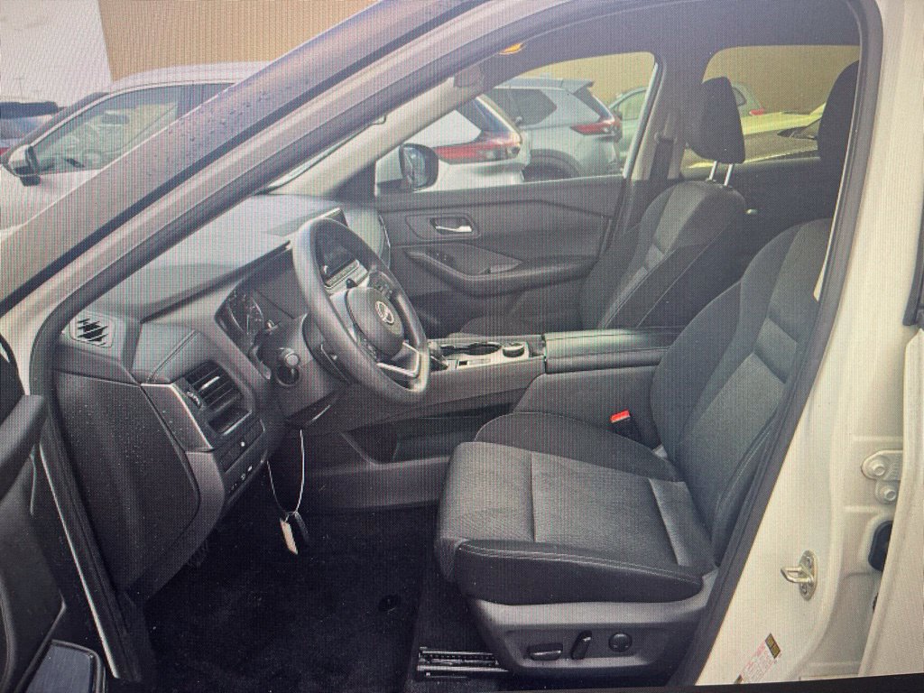 Certified 2024 Nissan Rogue SV AWD/4WD image 6