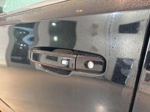 Used 2020 GMC Yukon SLT w/ Open Road Package image 24