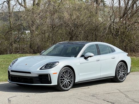 New 2026 Porsche Panamera 4 image 1