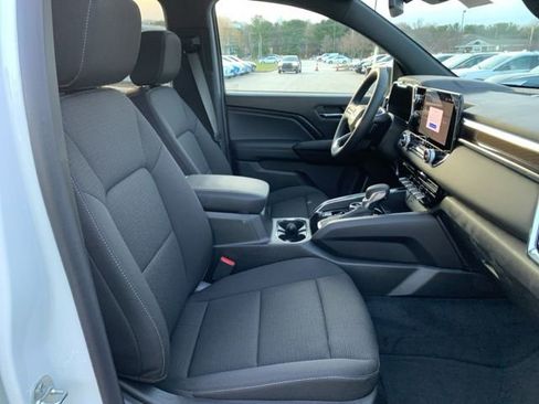 New 2025 GMC Canyon Elevation w/ Convenience Package image 28