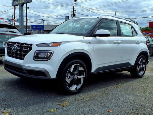 New 2025 Hyundai Venue SEL image 1