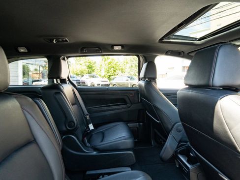 Used 2025 Honda Odyssey Sport-L image 17