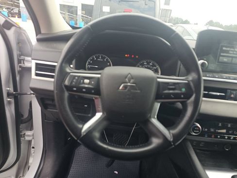 Used 2022 Mitsubishi Outlander SEL AWD/4WD image 12