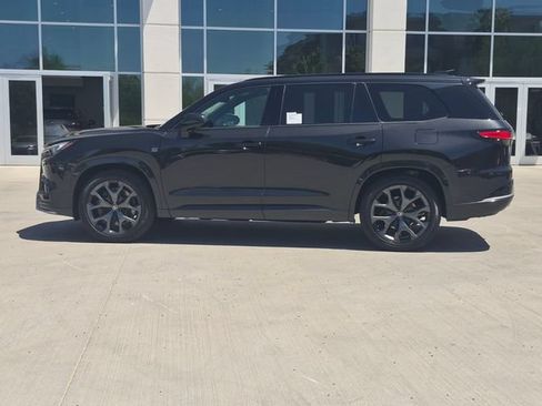 New 2026 Lexus TX 500h AWD image 7