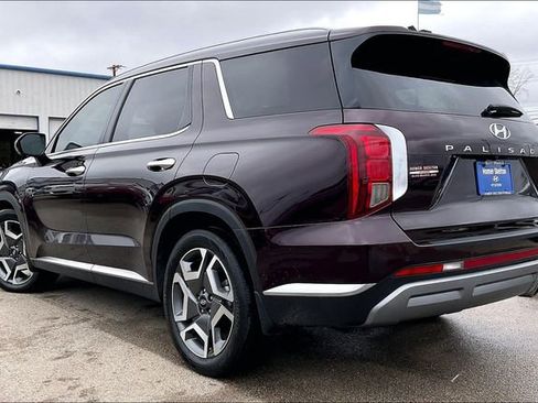 Used 2023 Hyundai Palisade Limited image 3