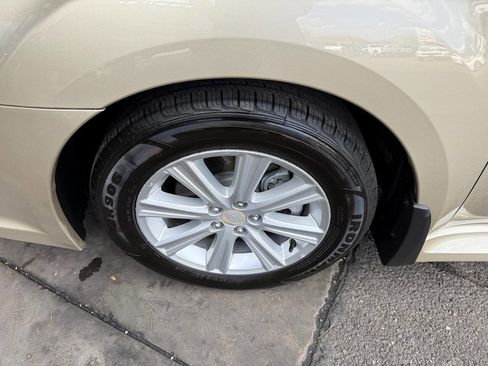 Used 2010 Subaru Legacy 2.5i Premium image 29