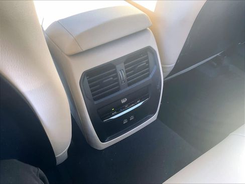 Certified 2025 BMW 330i Sedan w/ Convenience Package image 33