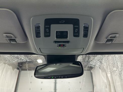 Used 2025 Toyota Sienna XLE image 42