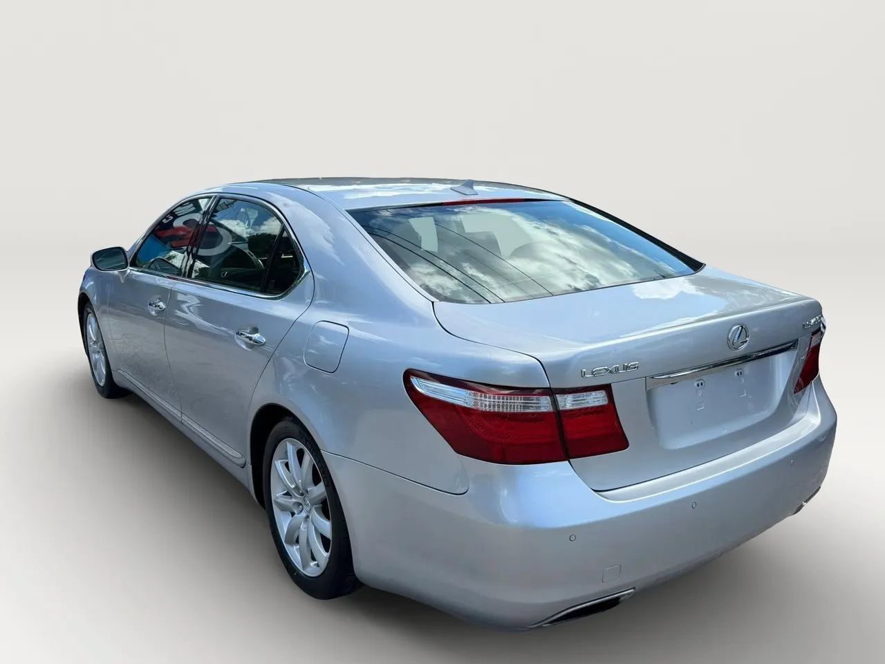 Used 2007 Lexus LS 460 L w/ Luxury Pkg RWD image 5