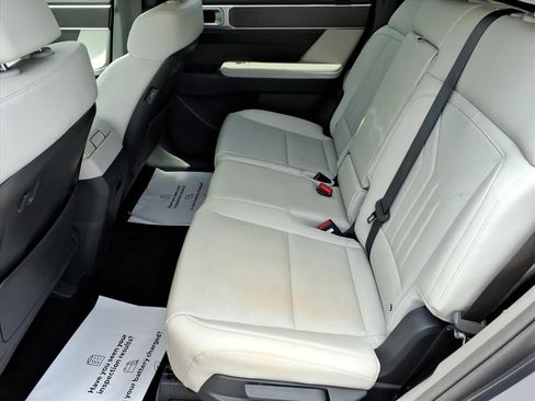Used 2025 Hyundai Santa Fe SEL AWD/4WD image 13