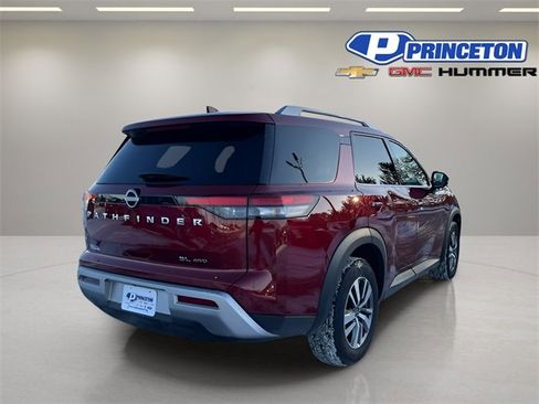 Used 2025 Nissan Pathfinder SL image 7