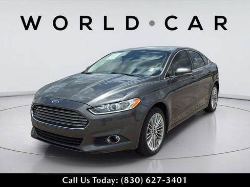 Used 2016 Ford Fusion SE w/ Equipment Group 202A FWD image 15
