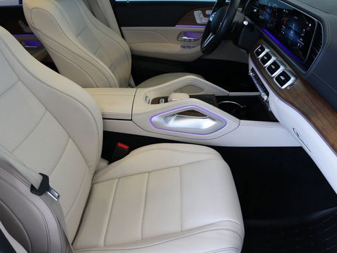 Used 2023 Mercedes-Benz GLS 450 4MATIC image 47