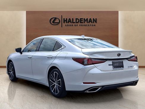 Used 2024 Lexus ES 350 w/ Premium Package FWD image 4