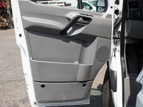 Used 2016 Mercedes-Benz Sprinter 2500 image 18