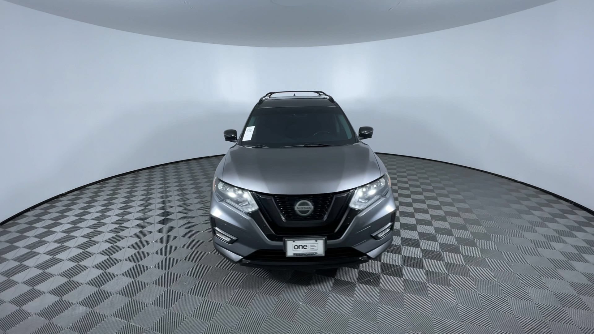Used 2018 Nissan Rogue SV w/ Premium Package AWD/4WD image 3