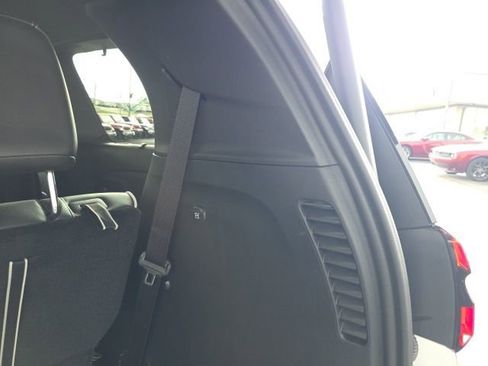 Used 2026 Chrysler Pacifica Premium FWD image 54