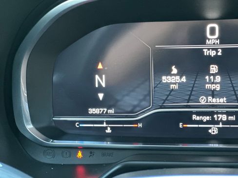 Used 2023 GMC Yukon SLT w/ SLT Premium Package image 31