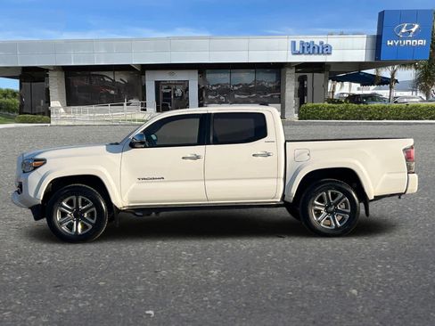 Used 2017 Toyota Tacoma Limited image 5