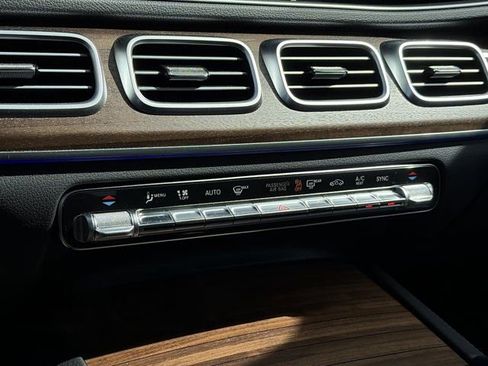 Used 2025 Mercedes-Benz GLE 350 4MATIC image 23