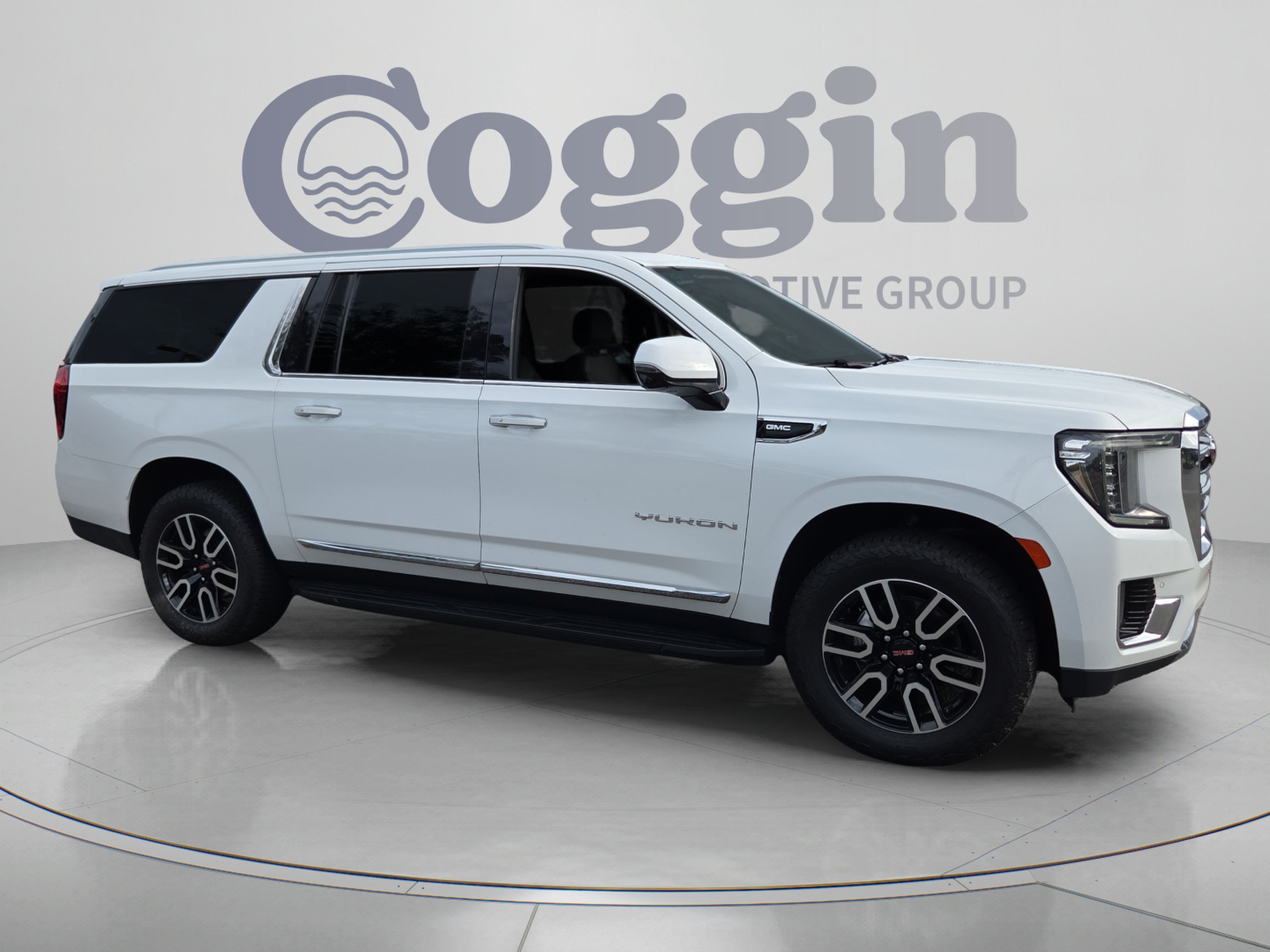 Used 2023 GMC Yukon XL SLT w/ SLT Premium Package RWD image 7
