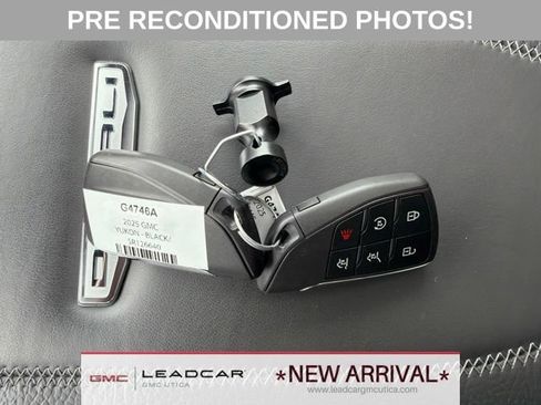 Used 2025 GMC Yukon Denali w/ Sun & Power Step Package AWD/4WD image 30