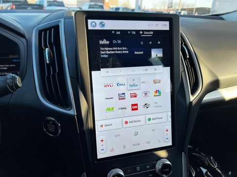 Used 2024 Ford Edge SEL image 15