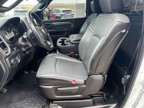 Used 2024 RAM 2500 Tradesman w/ Chrome Appearance Group image 12