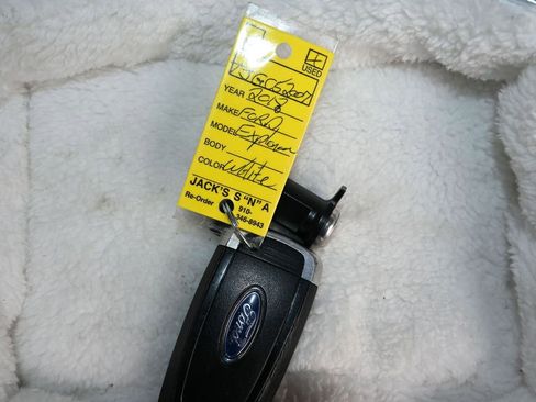 Used 2018 Ford Explorer XLT w/ Equipment Group 202A FWD image 22