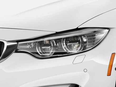 Used 2017 BMW M4 Coupe image 25