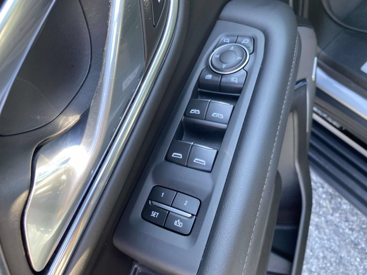 Used 2024 Chevrolet Tahoe High Country w/ Premium Package AWD/4WD image 30