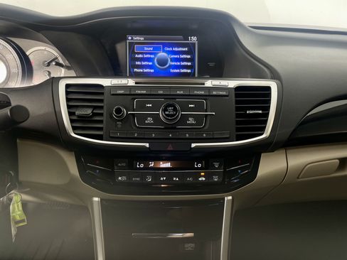Used 2017 Honda Accord LX image 17