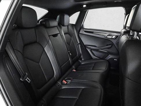 Used 2021 Porsche Macan image 21