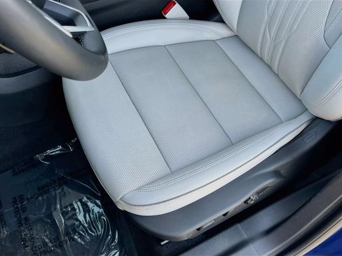 Used 2025 Buick Envision Avenir AWD/4WD image 20