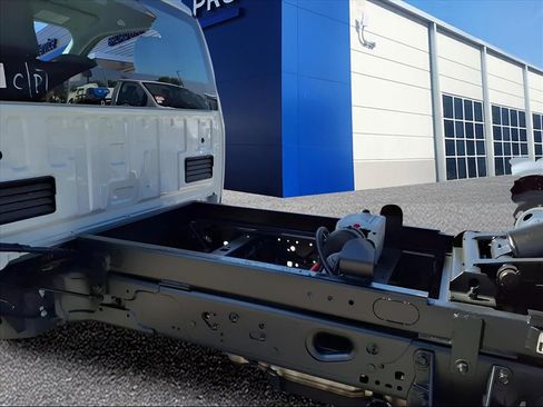 New 2025 Ford F550 4x4 Regular Cab Super Duty image 27