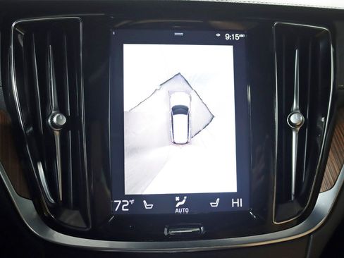 Used 2020 Volvo V60 T5 Cross Country image 20