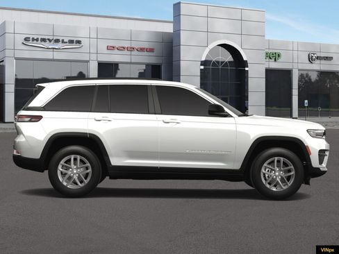 New 2025 Jeep Grand Cherokee Laredo X image 9