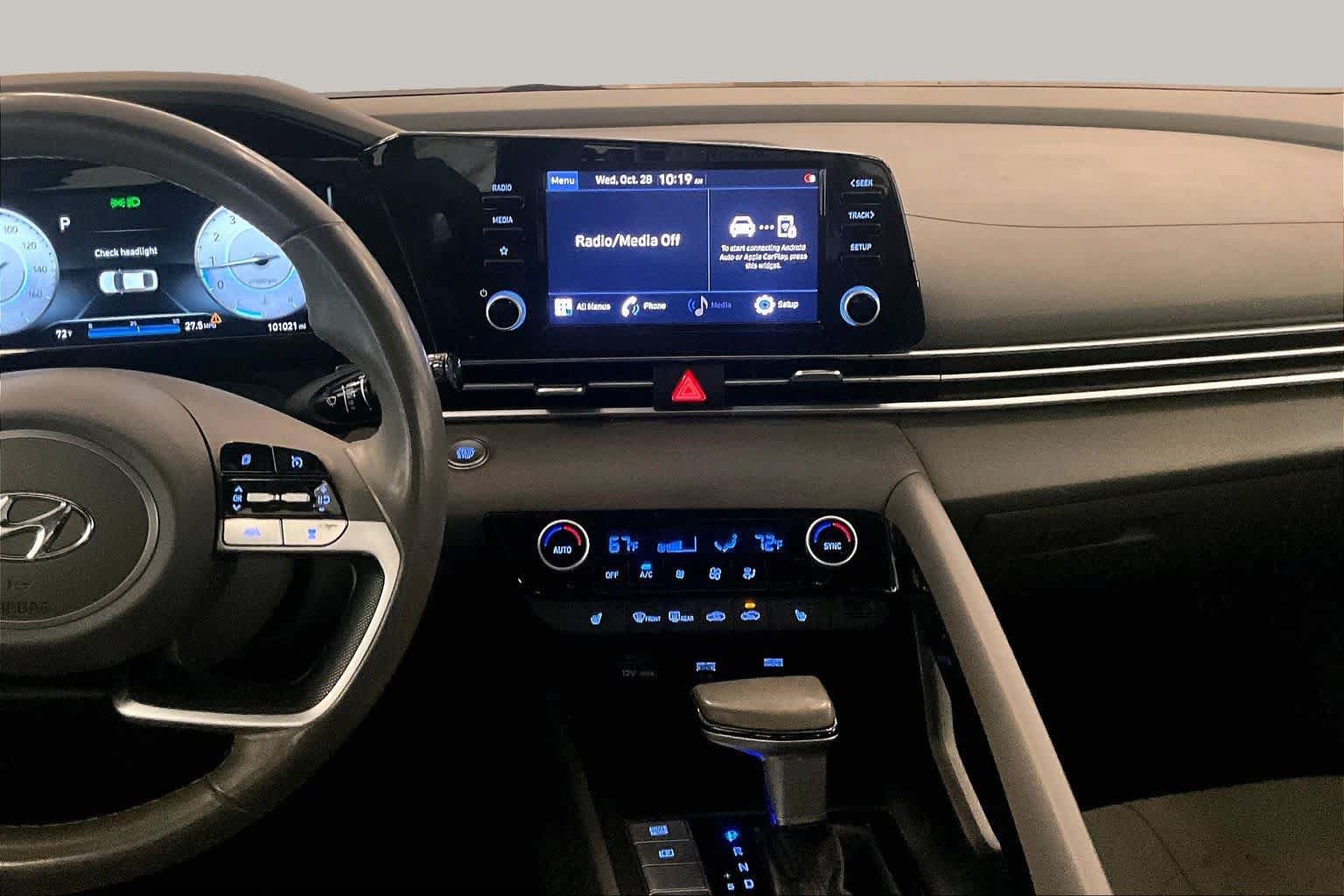 Used 2022 Hyundai Elantra SEL w/ Convenience Package FWD image 6