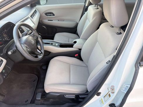 Used 2016 Honda HR-V EX image 5
