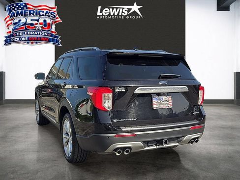 Used 2024 Ford Explorer Platinum w/ Technology Package AWD/4WD image 3