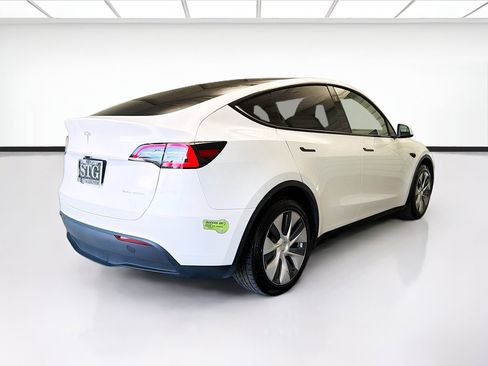 Used 2023 Tesla Model Y Long Range AWD/4WD image 4