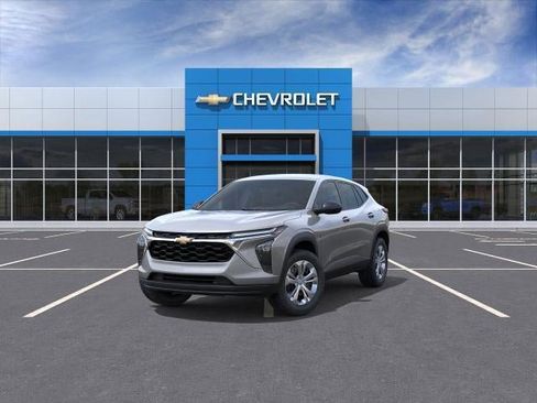 New 2026 Chevrolet Trax LS image 8