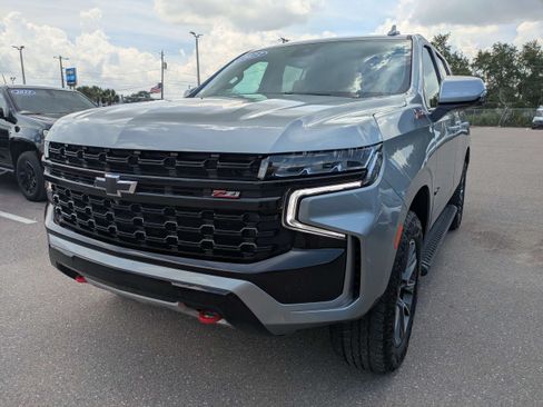 Used 2023 Chevrolet Tahoe Z71 w/ Luxury Package AWD/4WD image 7