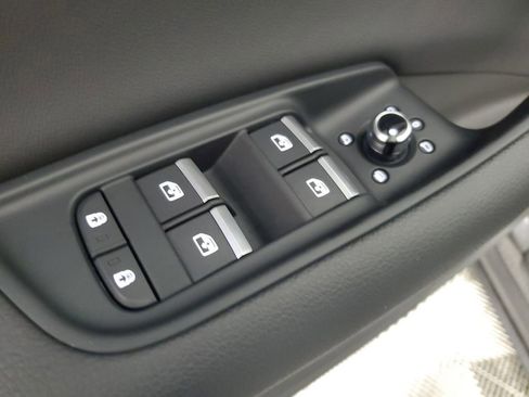 Used 2025 Audi Q7 2.0T Premium w/ Convenience Package image 19