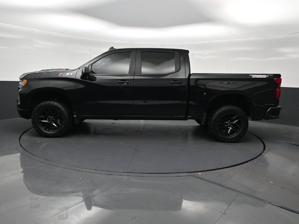Used 2024 Chevrolet Silverado 1500 LT Trail Boss w/ LT Trail Boss Premium Package AWD/4WD image 2